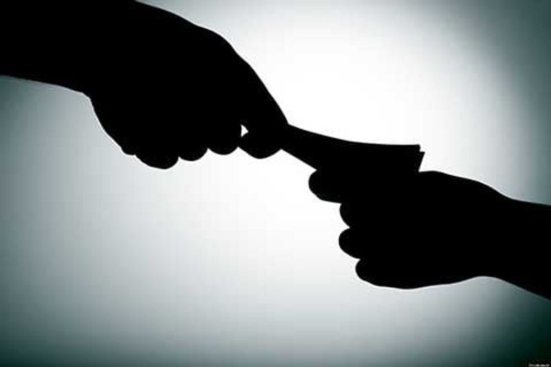 ACB arrests Patwari in bribery case