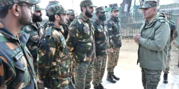 Army commander reviews security measures at LoC in north Kashmir