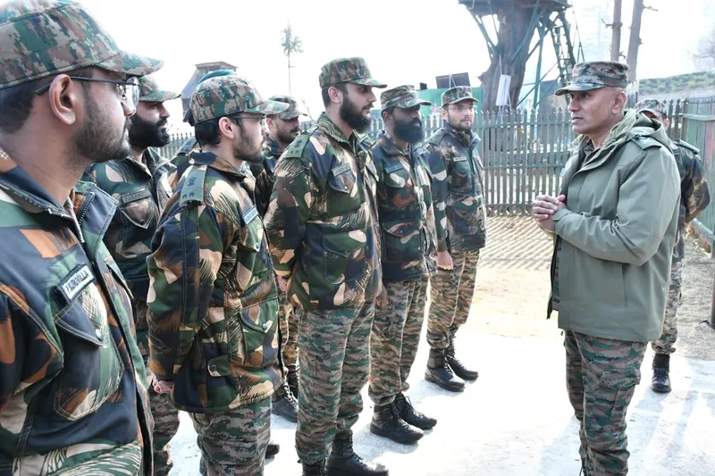 Army commander reviews security measures at LoC in north Kashmir