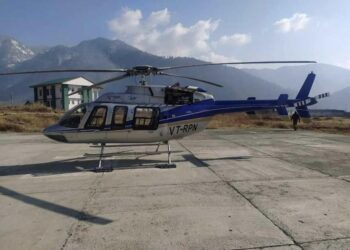 Helicopter service resumes for snow-hit border areas