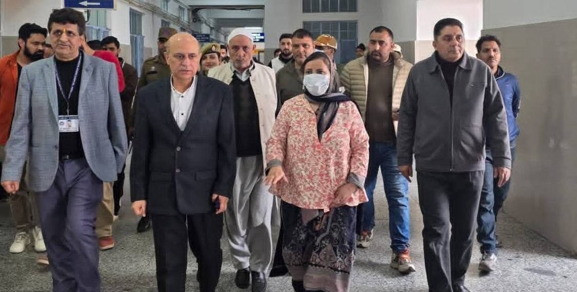 Sakeena Itoo conducts surprise inspection of GMC Jammu, reviews patient care