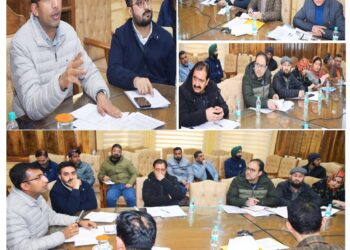 Div Com Kashmir reviews IWAI’s river Jhelum water transport project