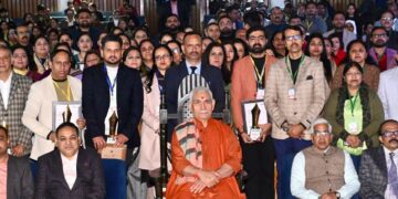 Teachers must think beyond curriculum’s rigid map: LG Sinha