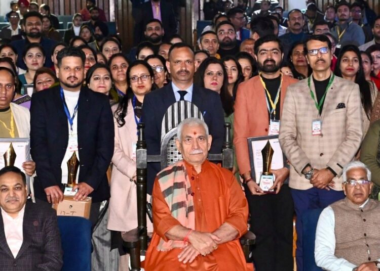 Teachers must think beyond curriculum’s rigid map: LG Sinha