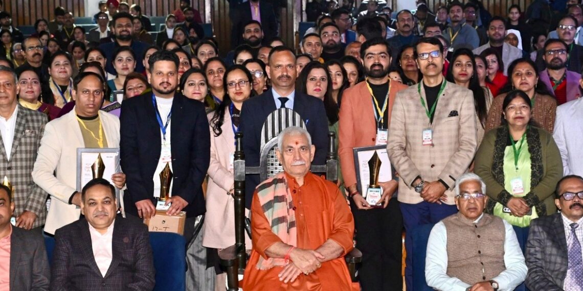 Teachers must think beyond curriculum’s rigid map: LG Sinha