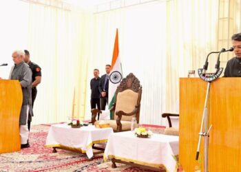 LG administers oath to Shantmanu as J&K State Election Commissioner