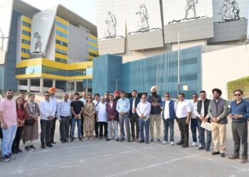 PIB Jammu media tour to Gujarat commences