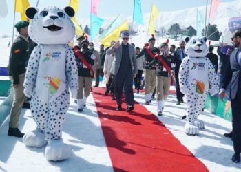 CM urges artificial snow, flexible dates for Gulmarg’s Winter Games