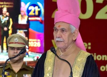 === 21st KU Convocation ===  New India providing equal ground, opportunities to daughters: LG Sinha 