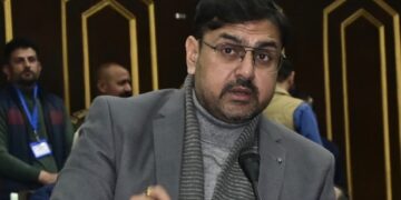 E- Bus service operates within SMR limits: Satish Sharma