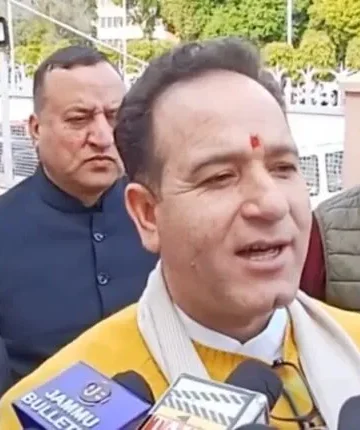 NC ‘betrayed’ youth by outsourcing 24,000 jobs, misled on Art 370: LoP Sharma