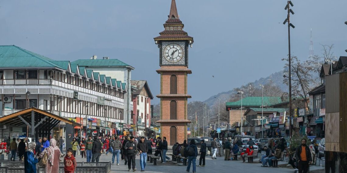 February heat breaks records across Kashmir