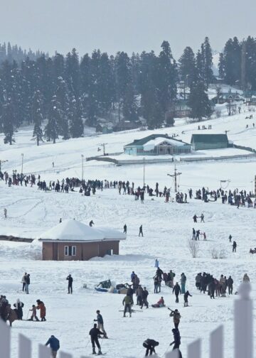 Over 95% of visitors are domestic: Dir Tourism Kashmir