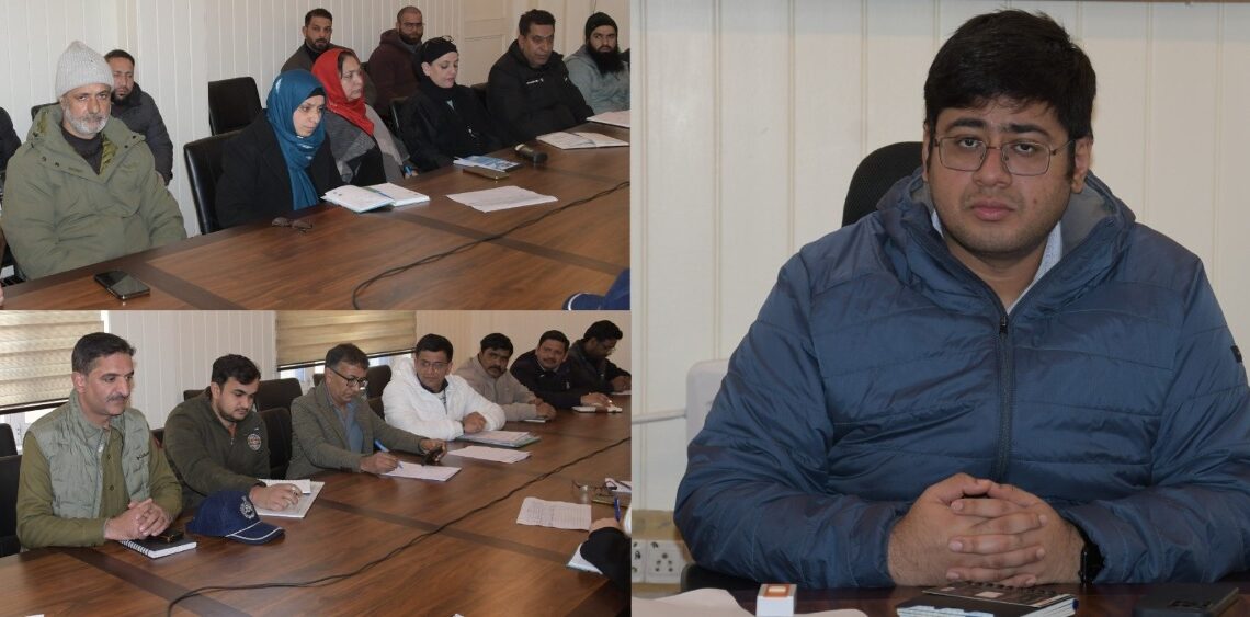 DC Ganderbal reviews telecom infrastructure, public grievances