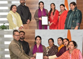 DC Udhampur hands over sanction orders under Karkhandar scheme