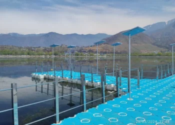 Tourism resumes at Wular Lake