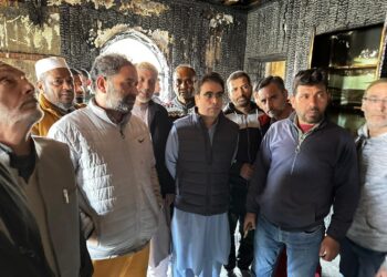 Tanvir Sadiq visits Zadibal, reviews ration, civic supplies