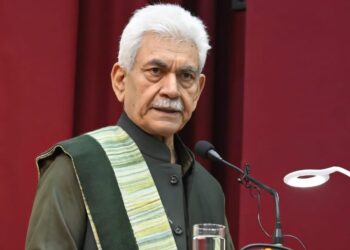 LG Sinha rings Dr Farooq, assures him thorough probe