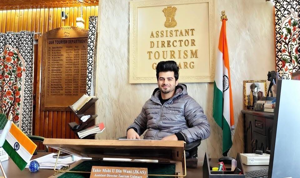 Streamlining of Tourist Guide Licensing System initiated in Gulmarg