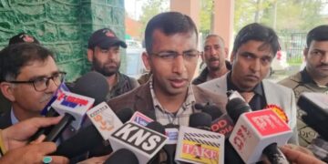 Panic buying grips Srinagar fuel stations