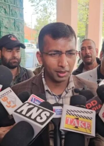 Div Com denies lockdown rumours in Kashmir, says stocks adequate