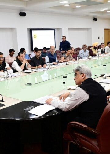 Make life easy for common citizens: CM Omar Abdullah