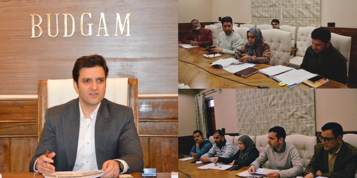 DC Budgam reviews progress of 4G Saturation Project
