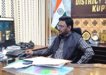 DC Kupwara reviews road safety measures, traffic management