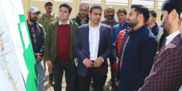 DC Srinagar inspects Zewan transit housing, Panthachowk Complex works   