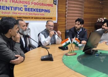 Agriculture Dept Kashmir organises valley-wide training Program on Scientific Beekeeping