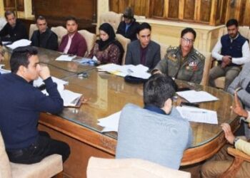 Div Com Kashmir reviews Traffic Management, Road safety projects in Srinagar