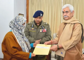 LG Sinha handover job letter to wife of constable