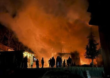 Hotel damaged in Pahalgam fire