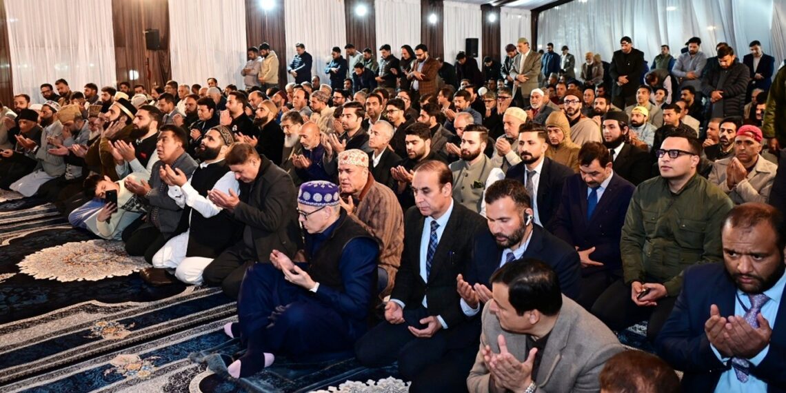 CM Omar hosts Iftaar in Srinagar