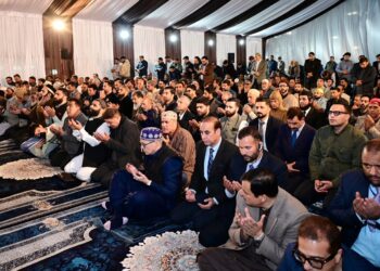 CM Omar hosts Iftaar in Srinagar