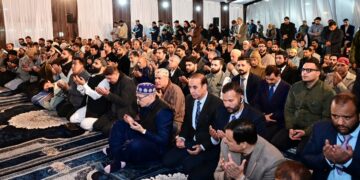 CM Omar hosts Iftaar in Srinagar