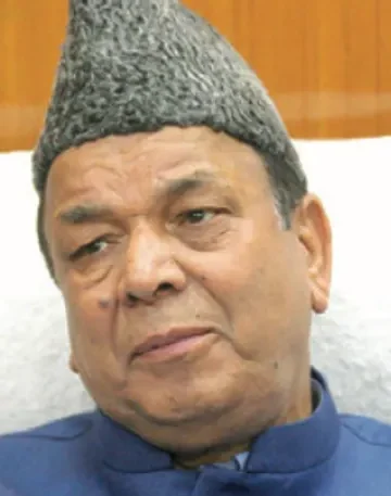 Speaker for comprehensive law to combat fake news