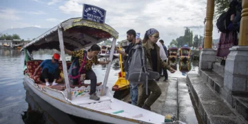 Foreign tourist spike shows confidence in J&K as tourist destination, says Parl Panel