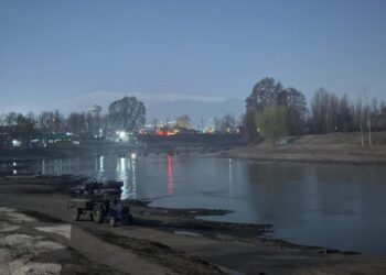 Sopore villagers decry riverbank illegal mining