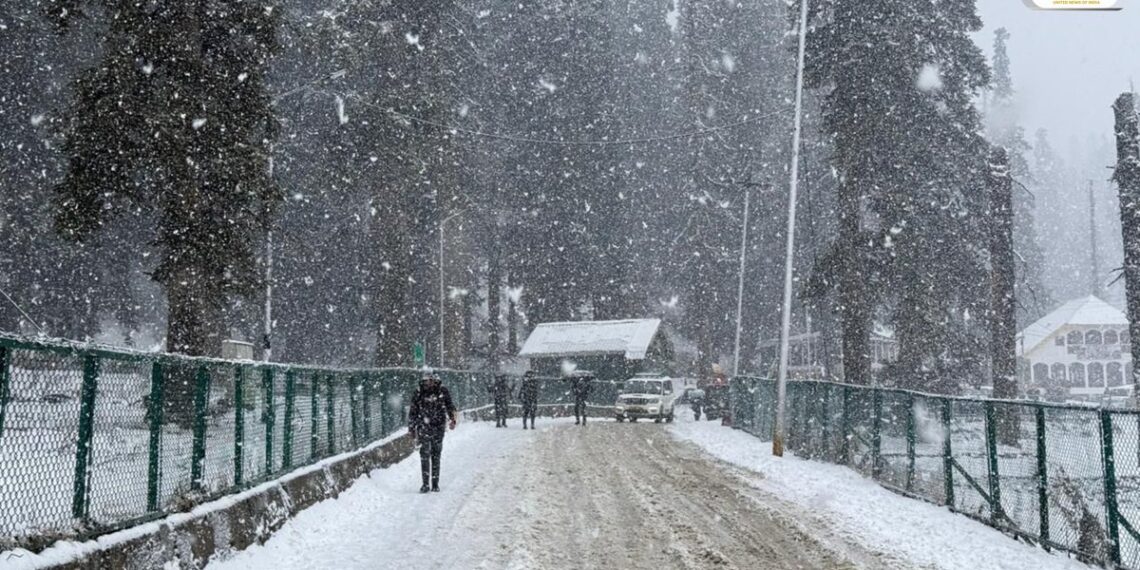 Snowfall, rain disrupt life across J&K