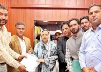 Sakeena Itoo interacts with representatives of NHM Employees Association