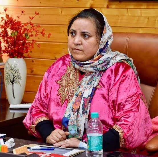 Sakeena Itoo takes stock of hailstorm damage in Kulgam, Shopian