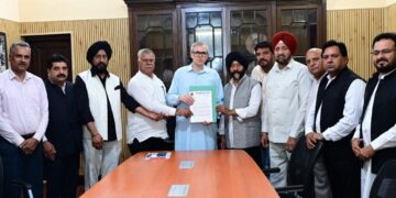 Public representatives, delegations call on CM