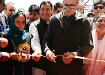CM Omar inaugurates Jashn-e-Amad-e-Bahar in Anantnag