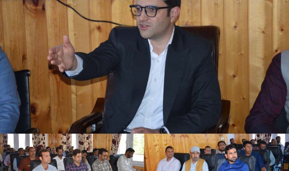 DC Budgam oversees Censes 2027 training programme