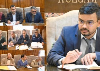 DC Kulgam reviews key infrastructure projects