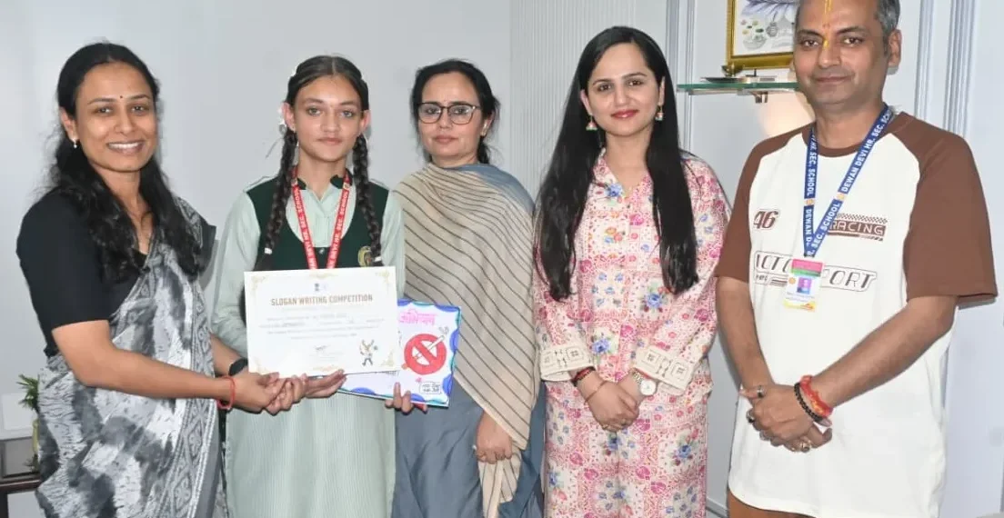 === Nasha Mukt Abhiyaan ===  Dir Info felicitates winners of poster making, slogan writing competition