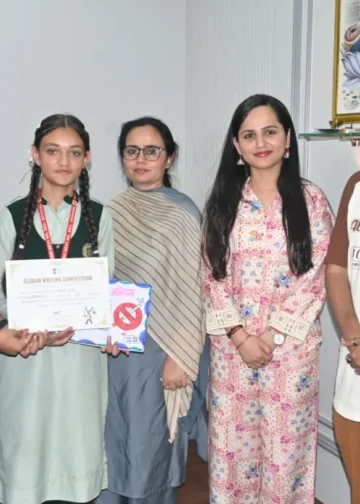 === Nasha Mukt Abhiyaan ===  Dir Info felicitates winners of poster making, slogan writing competition