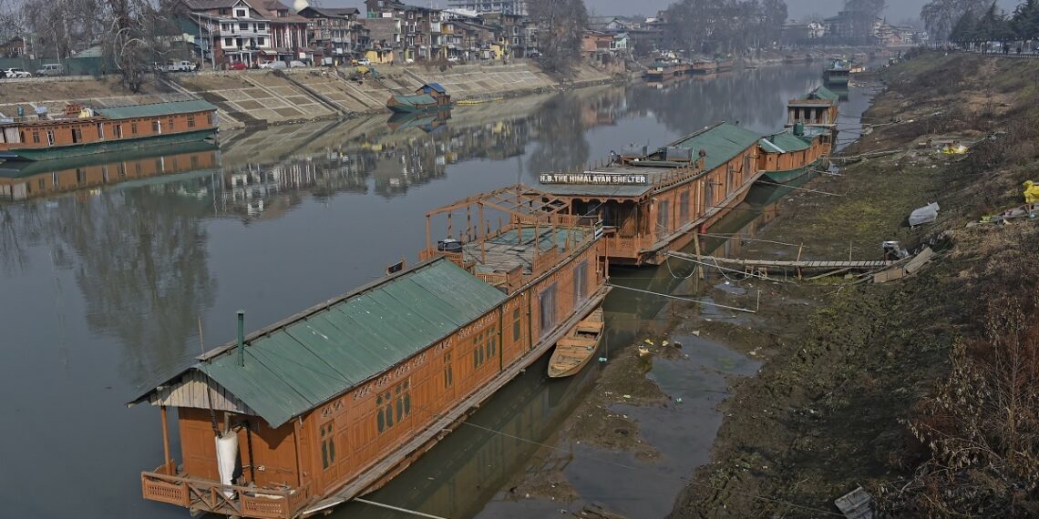 Floating homes dwindle