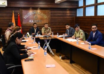 === IGP, Div Com review 100-day anti-drug drive ===  296 peddlers arrested, 281 cases registered in Kashmir